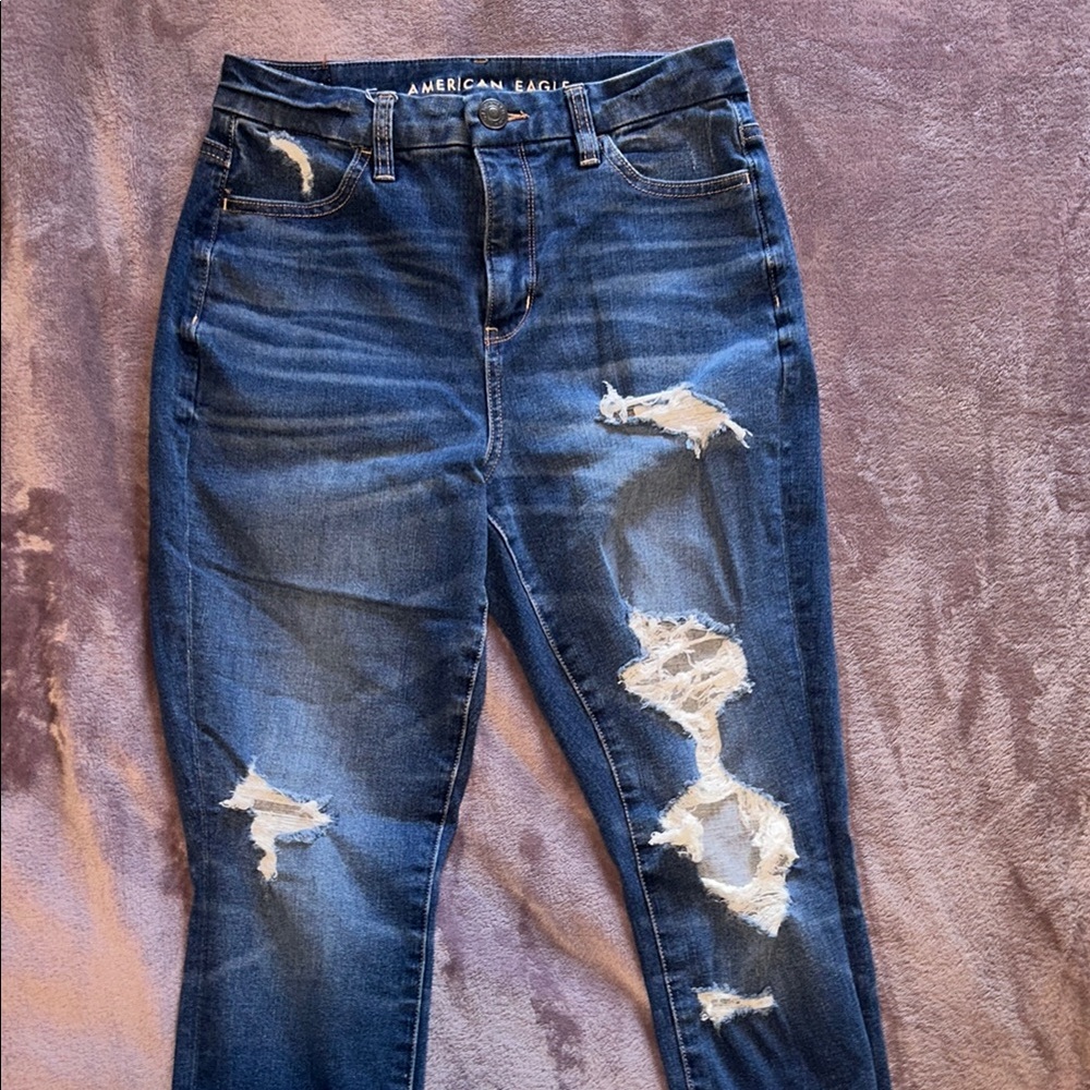 American Eagle Outfitters Women's Distressed Blue Jeans